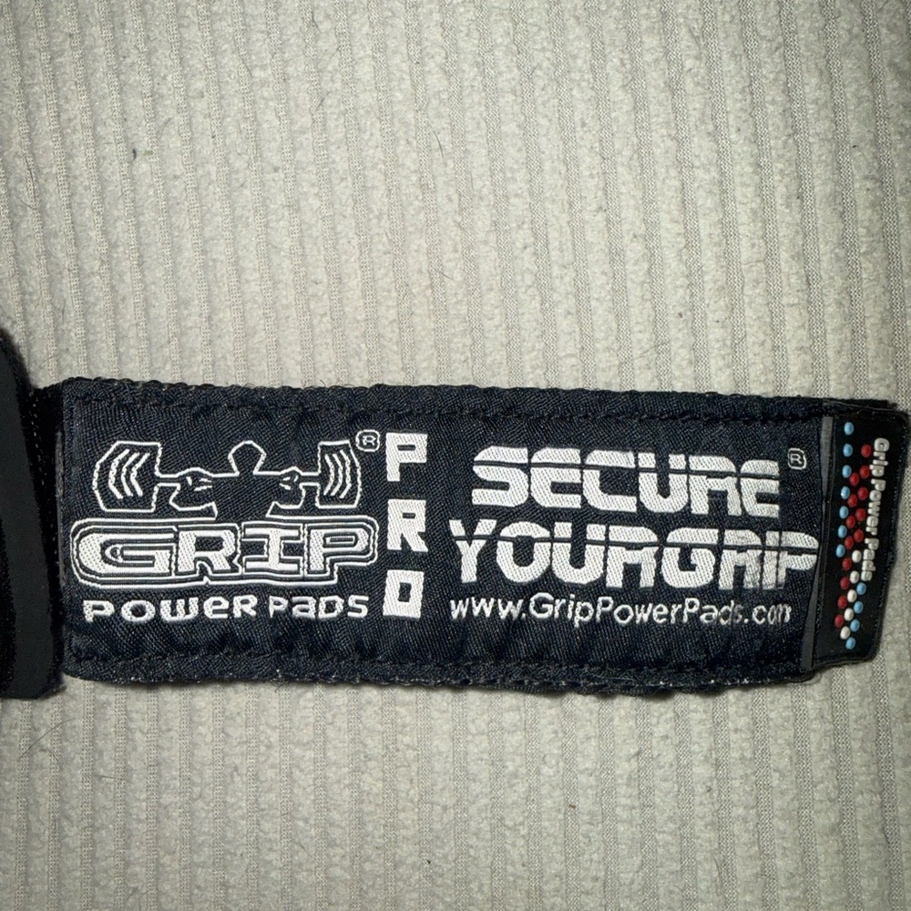 Pink and Black Lifting Straps - Picture 4 of 4